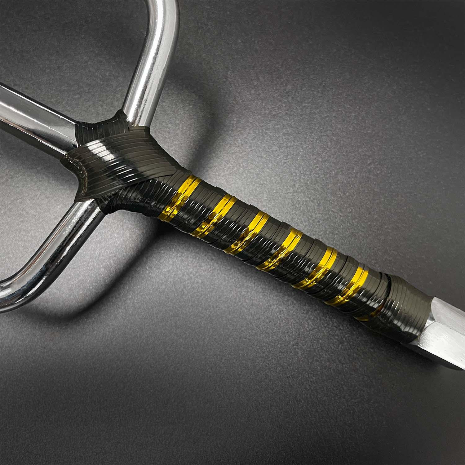 19" Chrome Sai with Black & Gold Plastic Wrapped Handle - Image 4