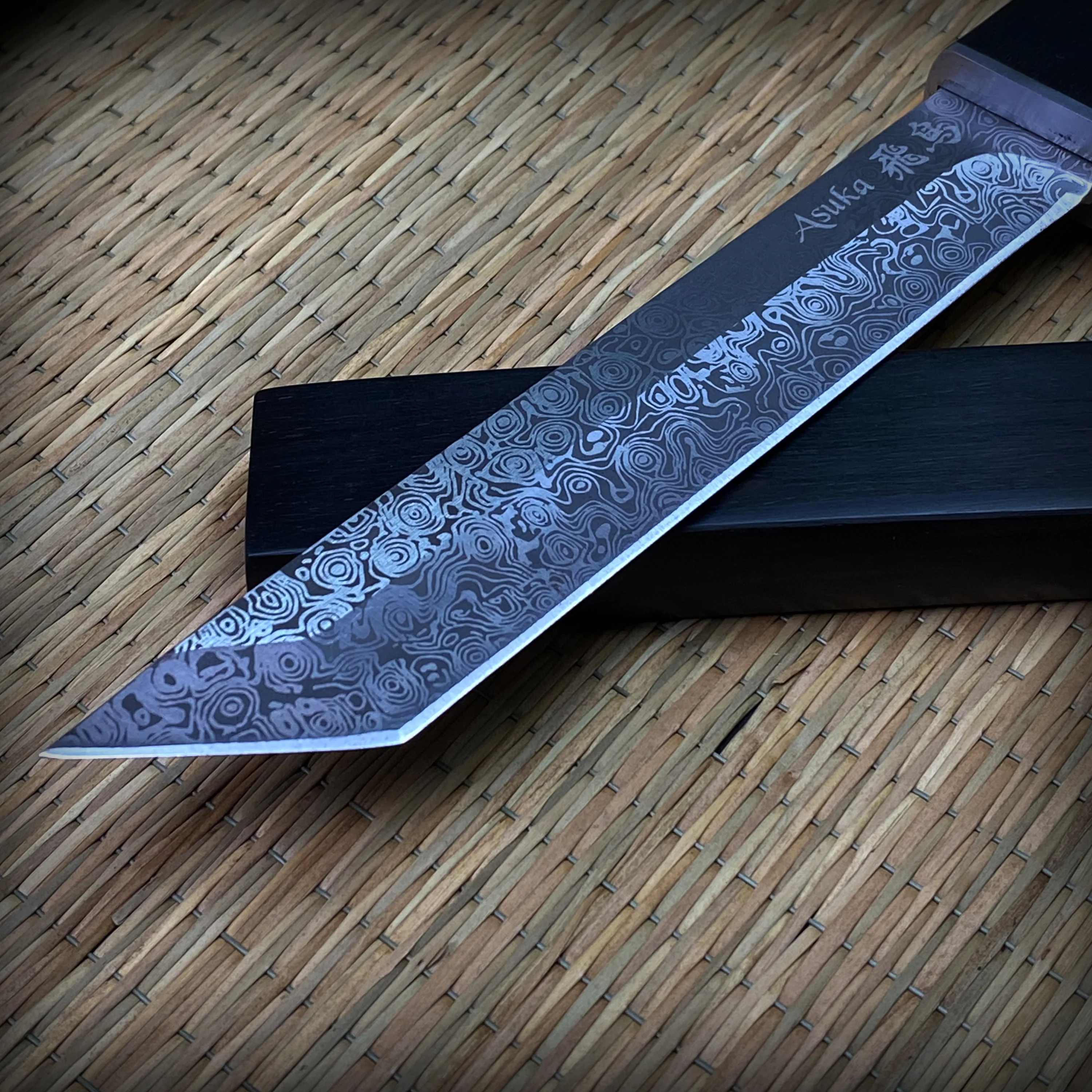 Asuka Modern Tanto with Damascus Pattern on Blade - Image 3