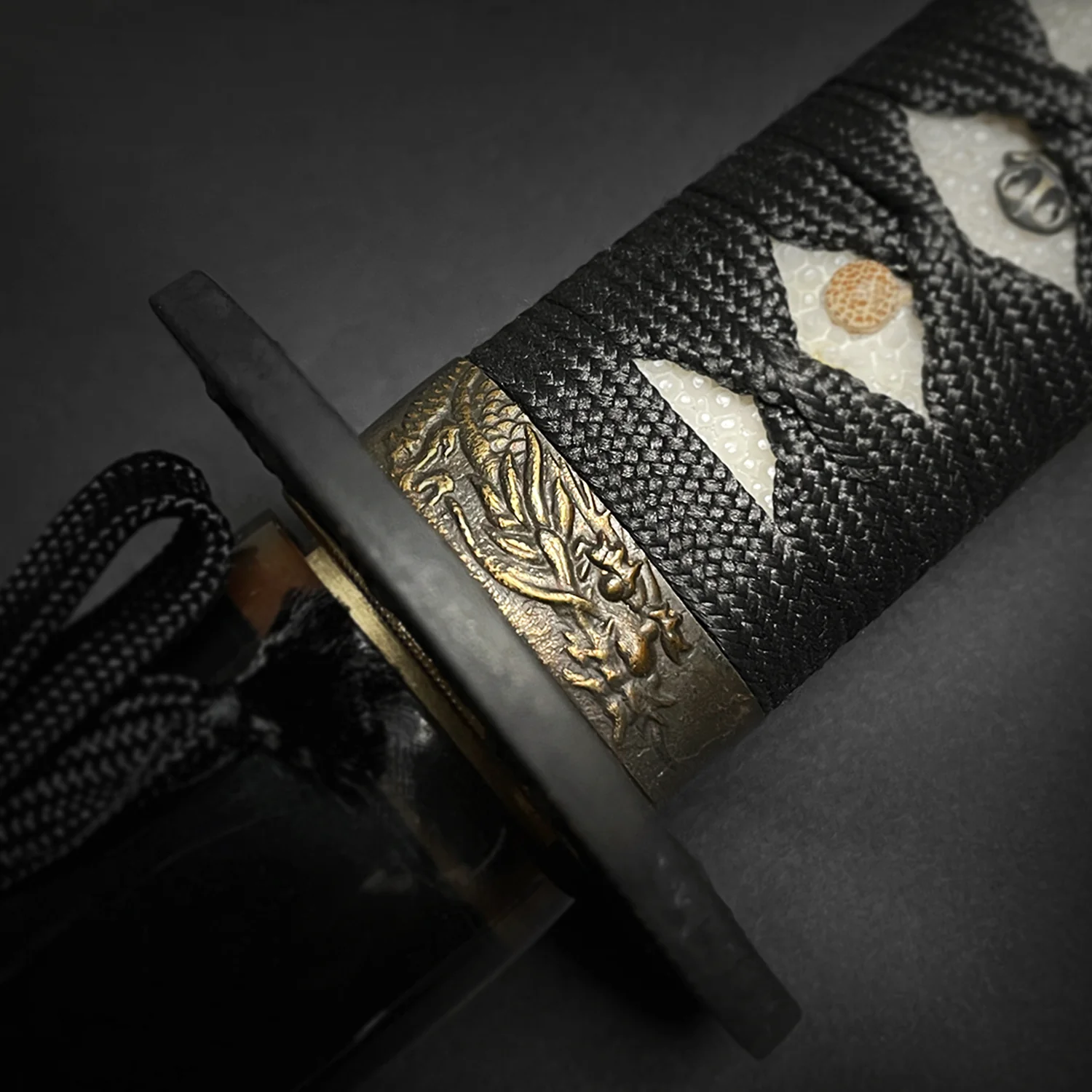 Musha “Black Pearl Dragon” Katana. - Image 4
