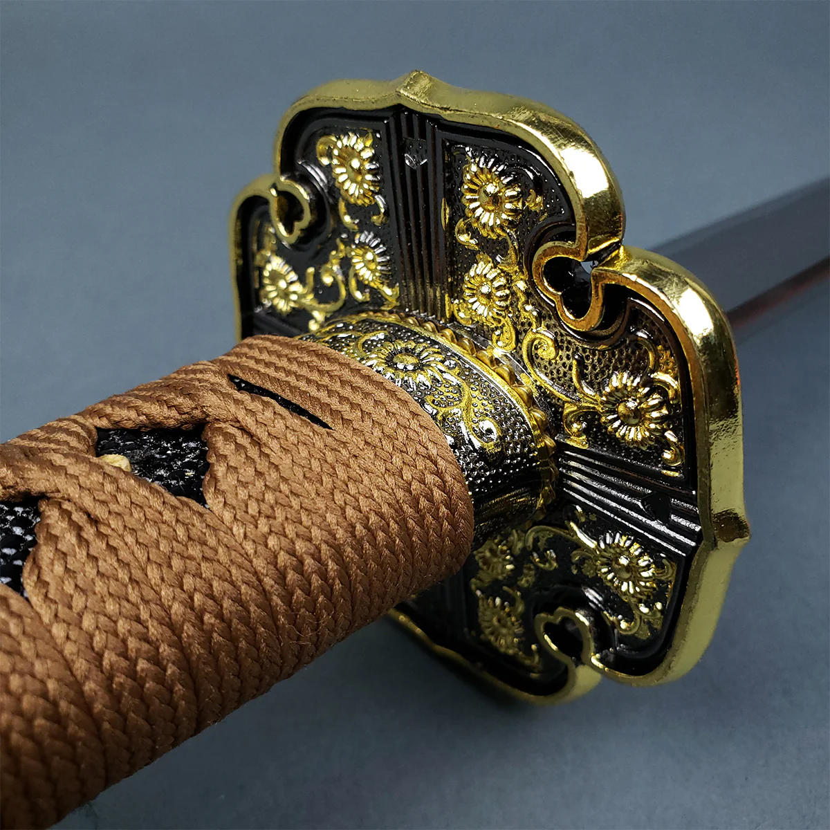 Musha Ceremonial Jintachi Katana (Gold) - Image 8