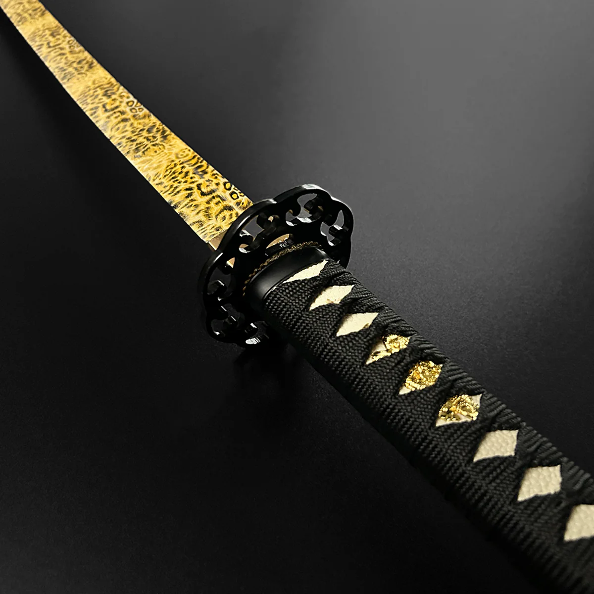 Musha "Hyou (ヒョウ)" Katana - Leopard-Print Samurai Sword - Image 3